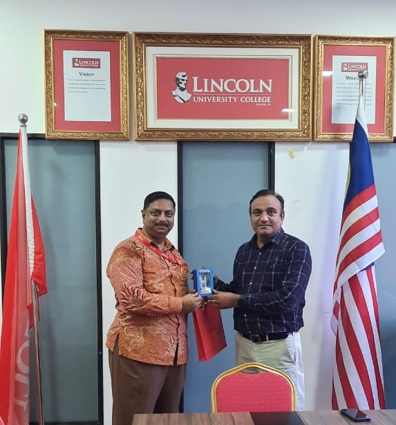 Courtesy Visit of Honorary Guest